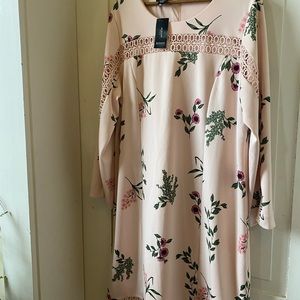 alfani light pink floral shift dress , new with tags.
